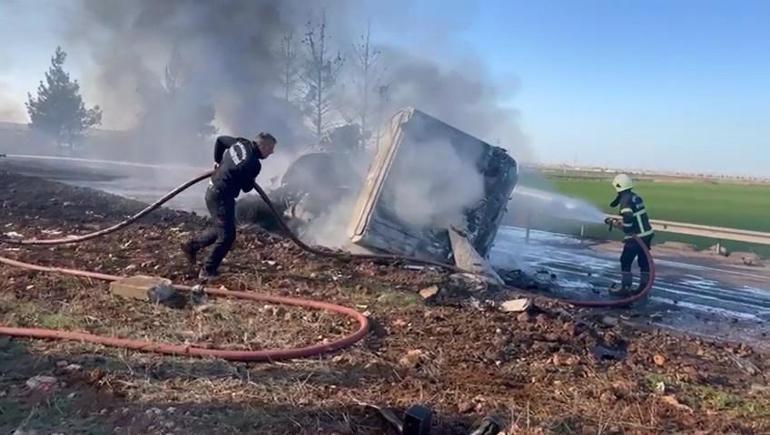 Şanlıurfada devrilen yakıt yüklü TIR yandı; 1 yaralı