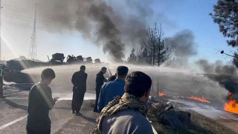 Şanlıurfada devrilen yakıt yüklü TIR yandı; 1 yaralı