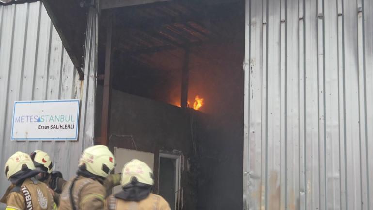 Eyüpsultanda 3 iş yerinde çıkan yangın söndürüldü