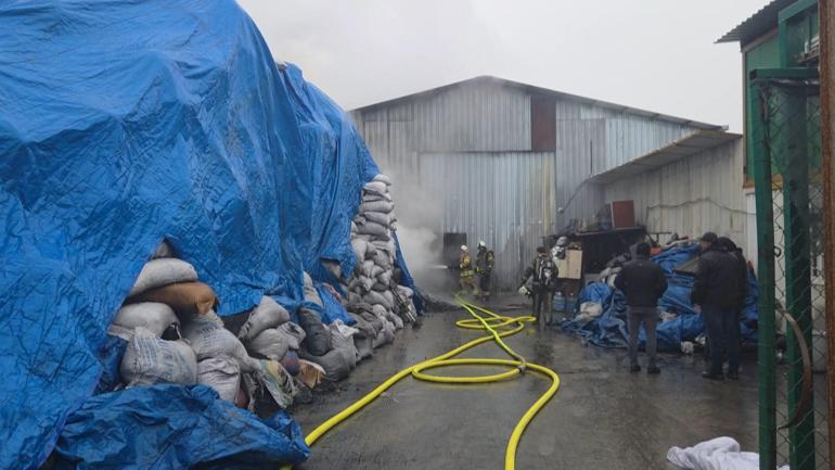 Eyüpsultanda 3 iş yerinde çıkan yangın söndürüldü