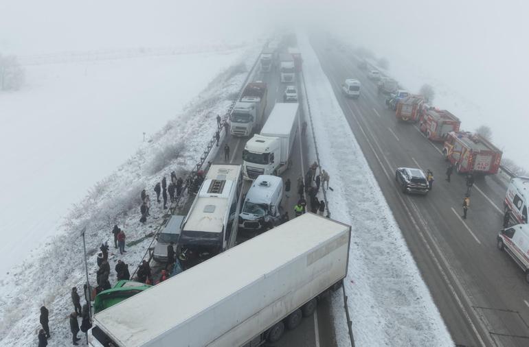 Erzurumda zincirleme kaza: 20 yaralı