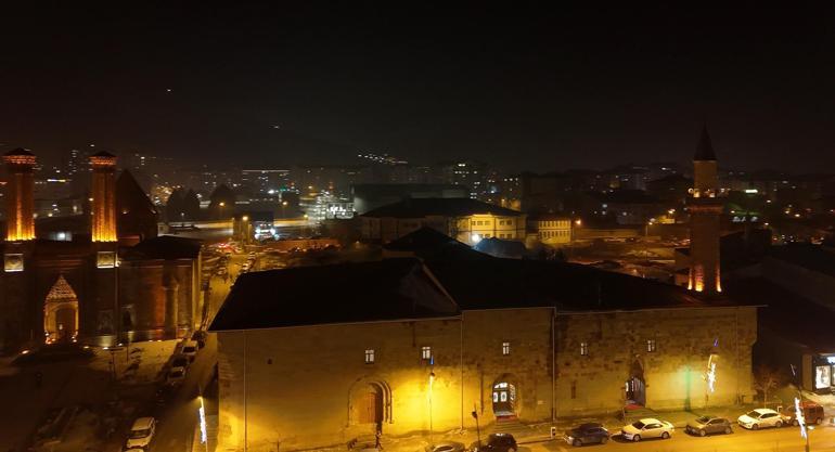 Bu dua sadece teravih namazları sonrası Erzurum’da okunuyor