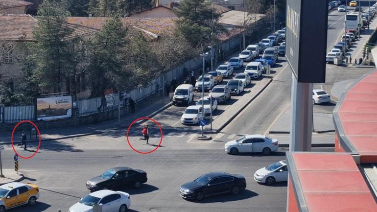 Tabanca ile kovaladığı husumetlisine peş peşe ateş etti; o anlar kamerada