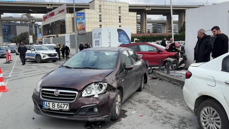 Kağıthane’de araca çarpmamak için manevra yaptı, okul duvarına girdi: 2 yaralı