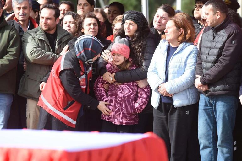 Balıkesir’de kaza kırıma uğrayan F-16 uçağının enkazı kaldırılıyor