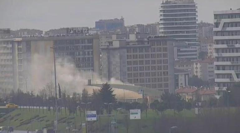 Merter Polisevinin çatısında çıkan yangın söndürüldü