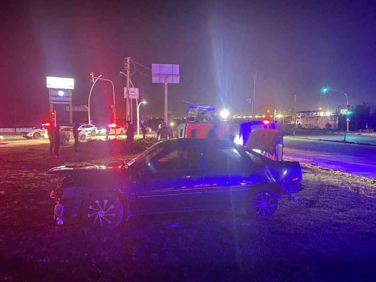 Manisa’da otomobille çarpışan ambulans devrildi: 5 yaralı