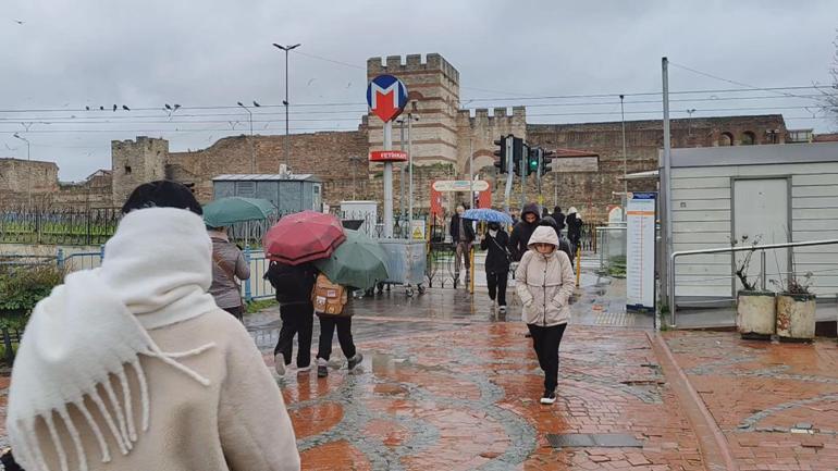 İstanbulda yağmur etkili oluyor