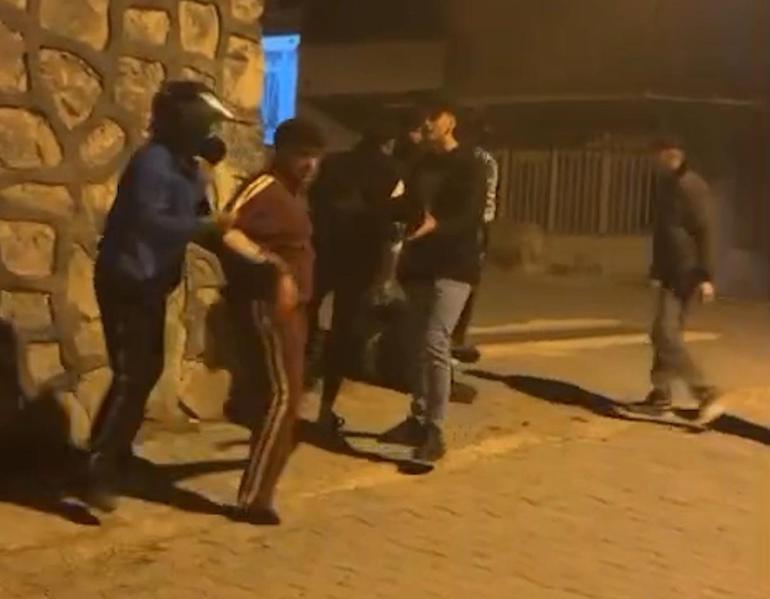 1 kişiyi darbedip görüntülerini paylaştılar; inceleme başlatıldı