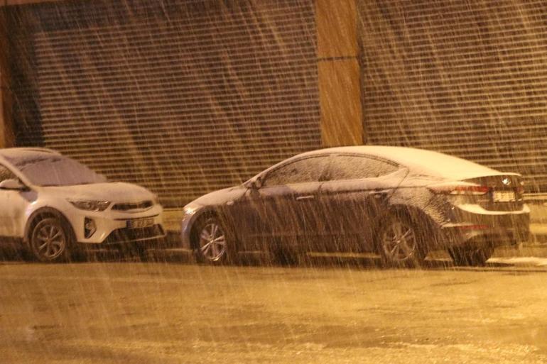 Van’da eğitime kar tatili