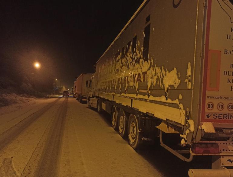 Ilgar Dağı geçidi ulaşıma kapandı, TIRlar yolda bekliyor