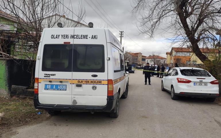 Tartıştığı eşini bacaklarından pompalı tüfekle vurdu