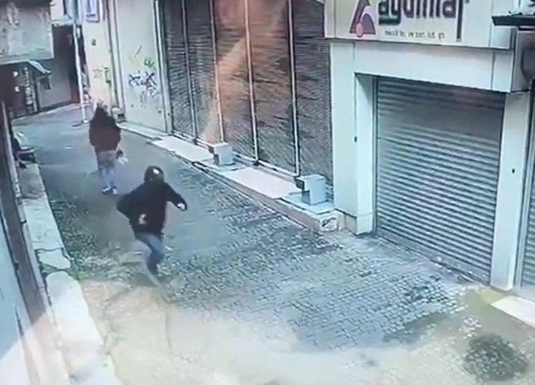 Sokak ortasında tornavidalı gasba 1 tutuklama; olay kamerada
