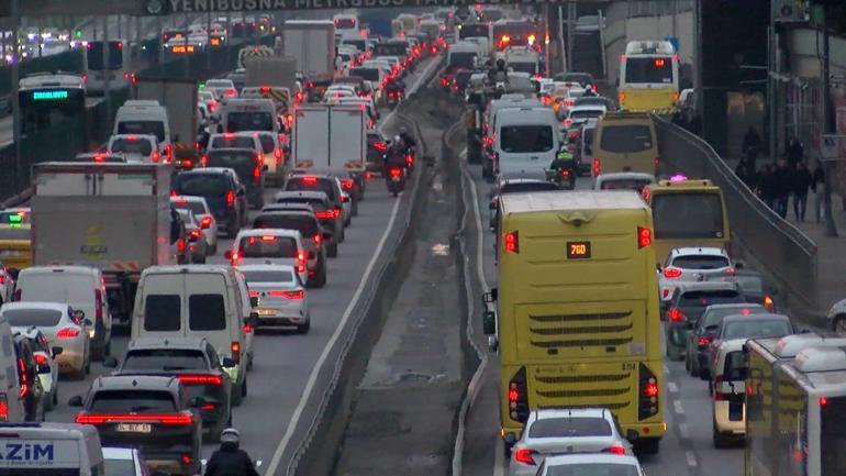 İftar öncesi trafik yoğunluğu yüzde 87’ye ulaştı