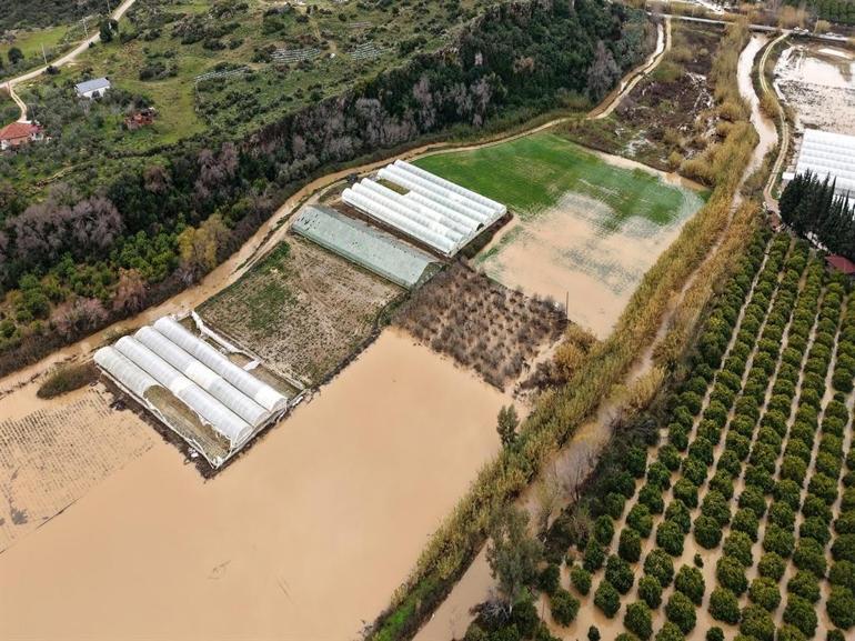 Antalyada fırtına, hortum ve sel felaketinin faturası 3 milyar TL