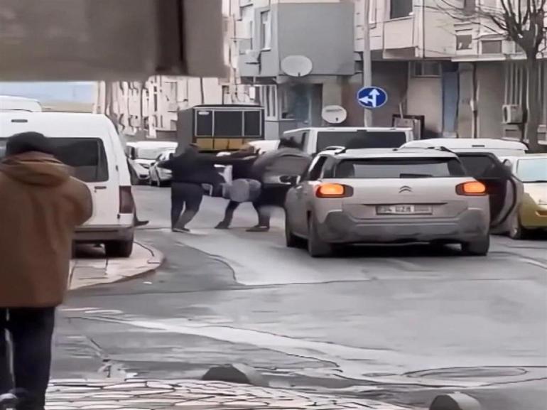 Kartı olmayan davulcu korsandır