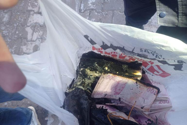 Evinde çıkan yangında 183 bin TL’si de yandı