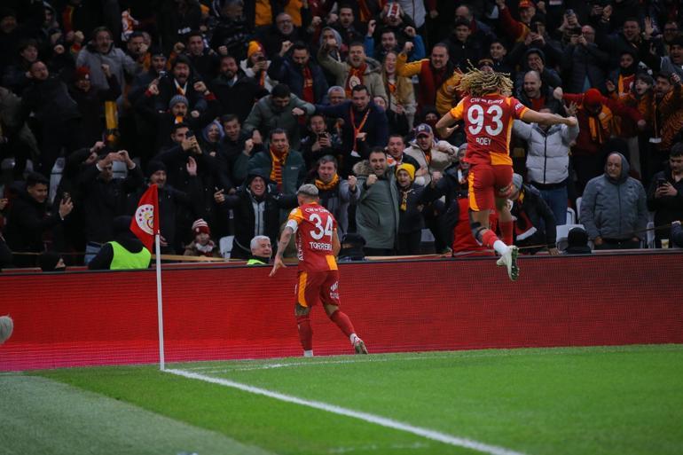 Galatasaray, Alanyaspor’u geçerek ligdeki iç saha yenilmezliğini 31 maça taşıdı
