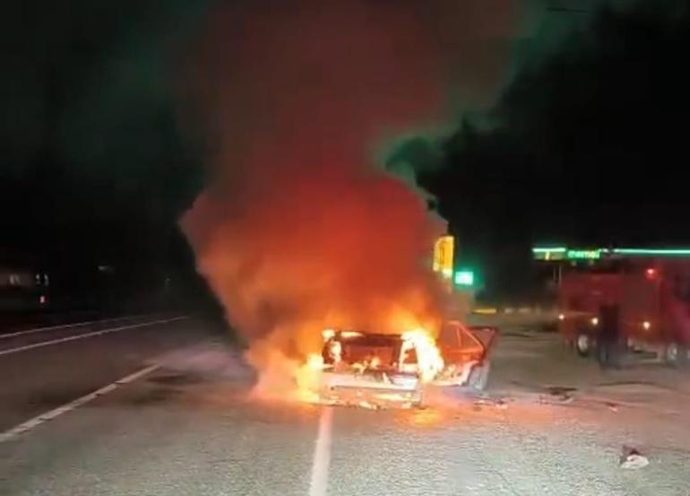 Hareket halindeyken alev alan otomobil yandı