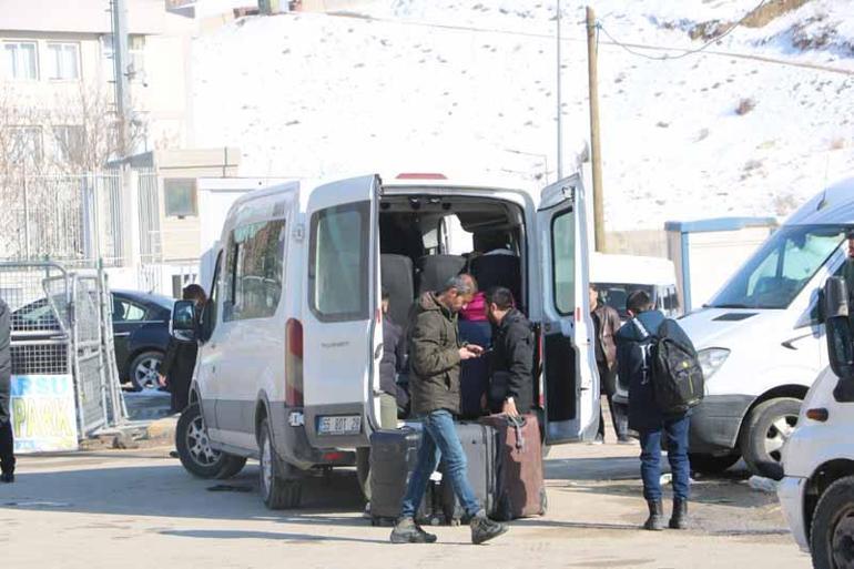 Bakan Bolat: Türkiye-İran arasında günübirlik yolcu geçişleri karşılıklı olarak durduruldu