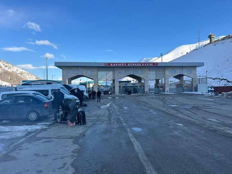 Bakan Bolat: Türkiye-İran arasında günübirlik yolcu geçişleri karşılıklı olarak durduruldu