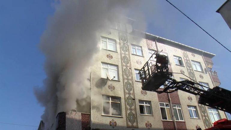 Ataşehirde madde bağımlısı kendi evini ateşe verdi