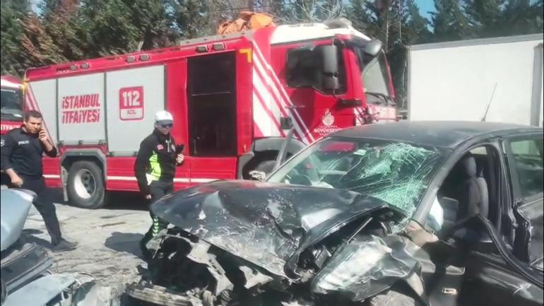 Arnavutköy’de otomobille ticari araç kafa kafaya çarpıştı: 1 ölü 2 yaralı