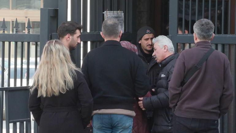 Kağıthanede yokuştan kayan kamyonu durdurmak istedi 5 metreden düşerek öldü; o anlar kamerada