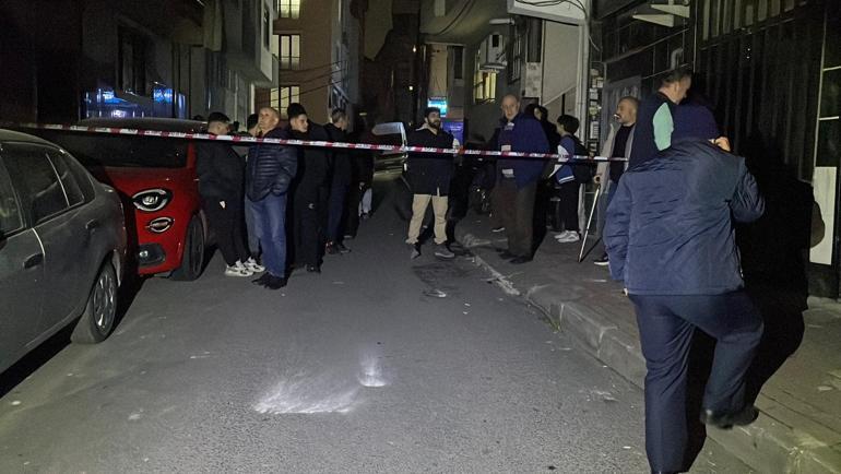 Şişli’de aydınlatma direğinde patlama; 3 motosiklet yandı