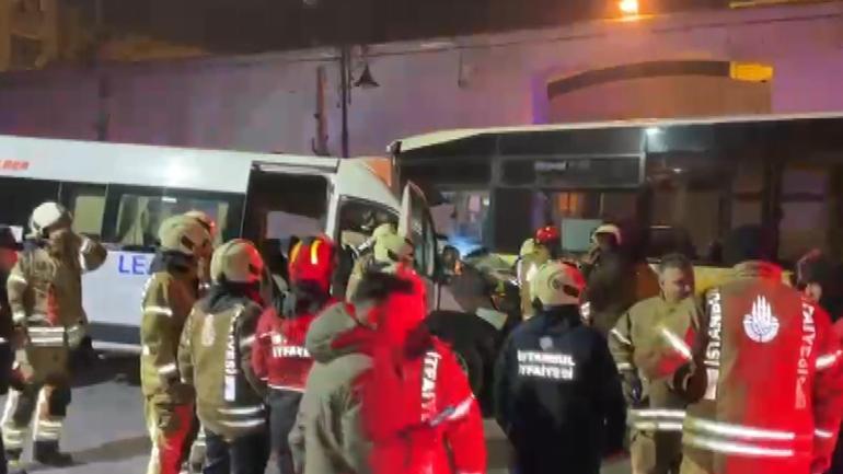 Beşiktaş’ta İETT otobüsü ile servis minibüsü çarpıştı: 2 yaralı