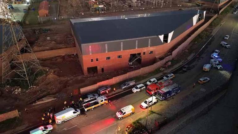 Güney Afrikada inşaat halindeki bina çöktü: 8 ölü