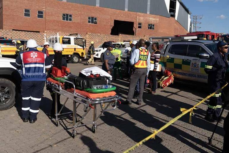 Güney Afrikada inşaat halindeki bina çöktü: 8 ölü