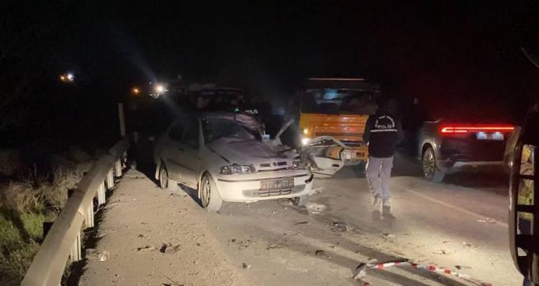 Arnavutköy’de otomobil ile kamyonet çarpıştı: 1 ölü, 2 yaralı