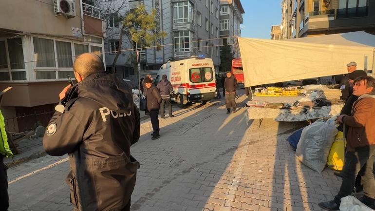 Avcılar’da pazarcılar arasında bıçaklı yol verme kavgası: 2 yaralı