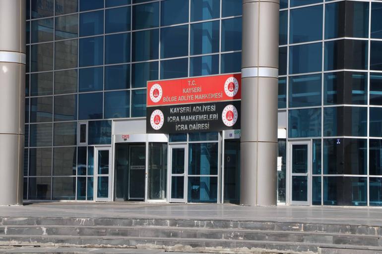 Yaptıramadığı 12 dişi için doktor icraya verdi evine ve aracına haciz geldi