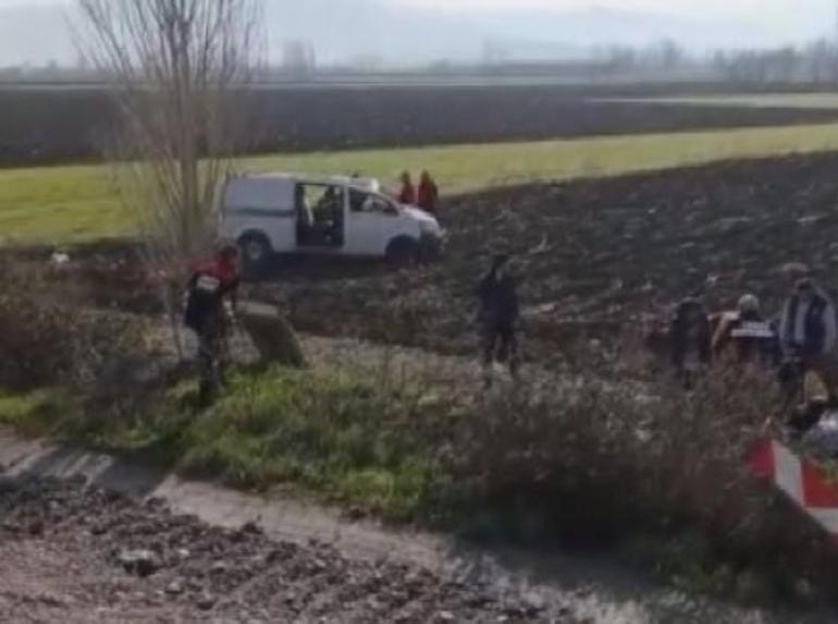 Amasyada minibüs tarlaya uçtu; 8 yaralı