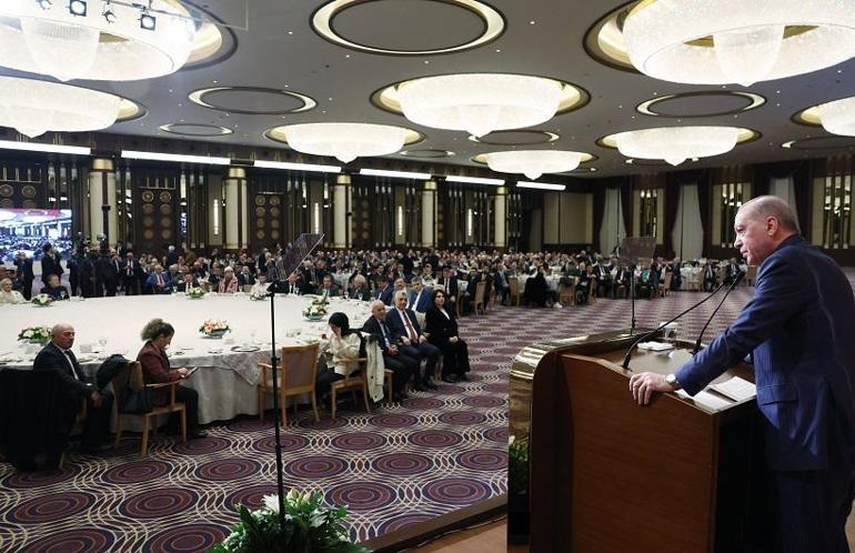 Cumhurbaşkanı Erdoğan: Hiç kimse komşuluk ve kardeşlik hukukunu zedeleyen hatalı bir tavır içinde olmamalıdır