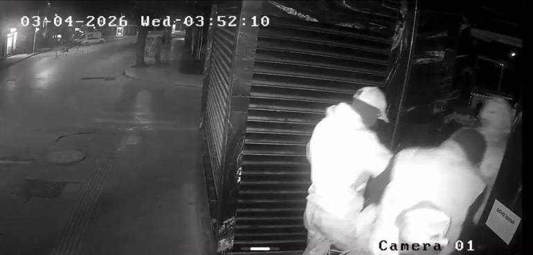 Bilecik’te kuyumcu soygunu; o anlar kamerada