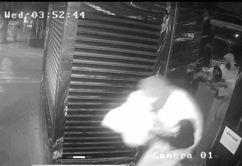 Bilecik’te kuyumcu soygunu; o anlar kamerada