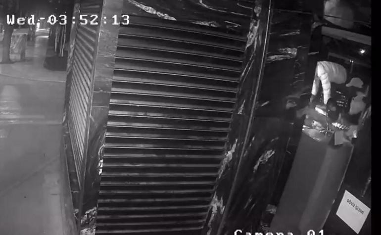 Bilecik’te kuyumcu soygunu; o anlar kamerada