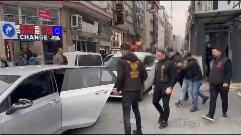 Fatihte boşanma aşamasındaki eşinin silahla vurduğu kadın hayatını kaybetti