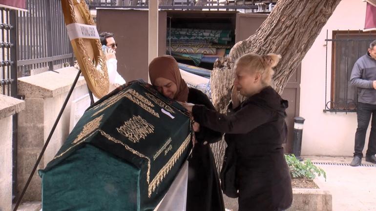 Fatihte boşanma aşamasındaki eşi tarafından öldürülen kadın son yolculuğuna uğurlandı