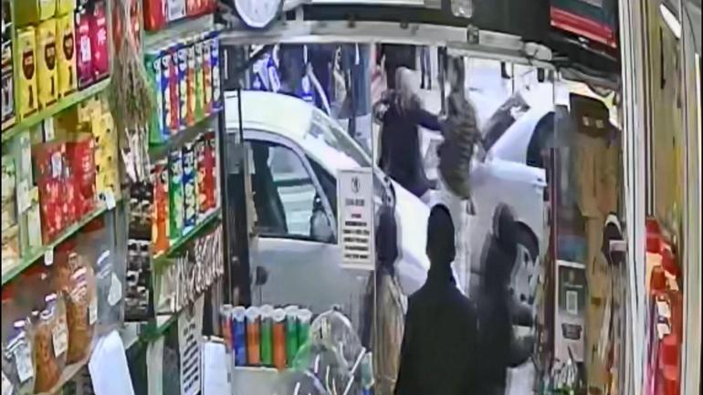 Bahçelievlerde park yeri kavgasında darbettiği sürücüyü ağır yaralayan taksici tutuklandı