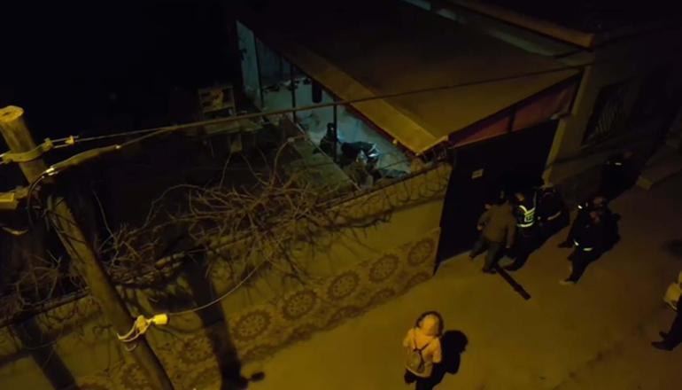 34 yıl 11 ay hapis cezasıyla aranan firari hükümlü, yatak altındaki gizli bölmede yakalandı