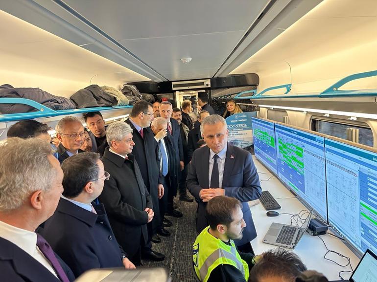 Bakan Uraloğlu: Demiryolu ağımızı 2053 yılına kadar, 28 bin 590 kilometreye yükseltmeyi planladık