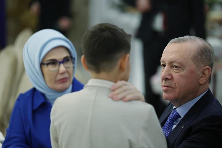 Cumhurbaşkanı Erdoğan, devlet himayesindeki çocuklarla iftarda buluştu