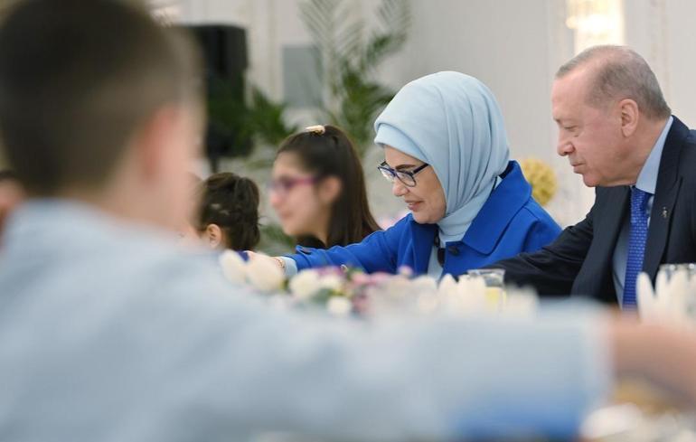 Cumhurbaşkanı Erdoğan, devlet himayesindeki çocuklarla iftarda buluştu