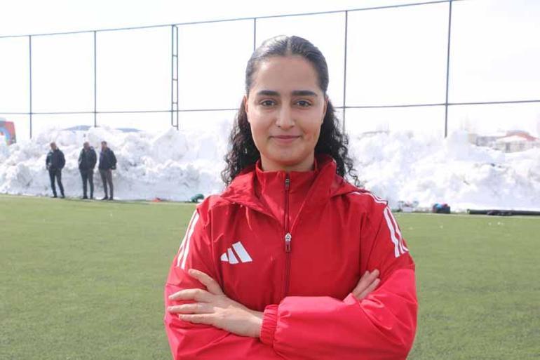 Yüksekova köy ve mahalle muhtarlarından kadın takımına ziyaret