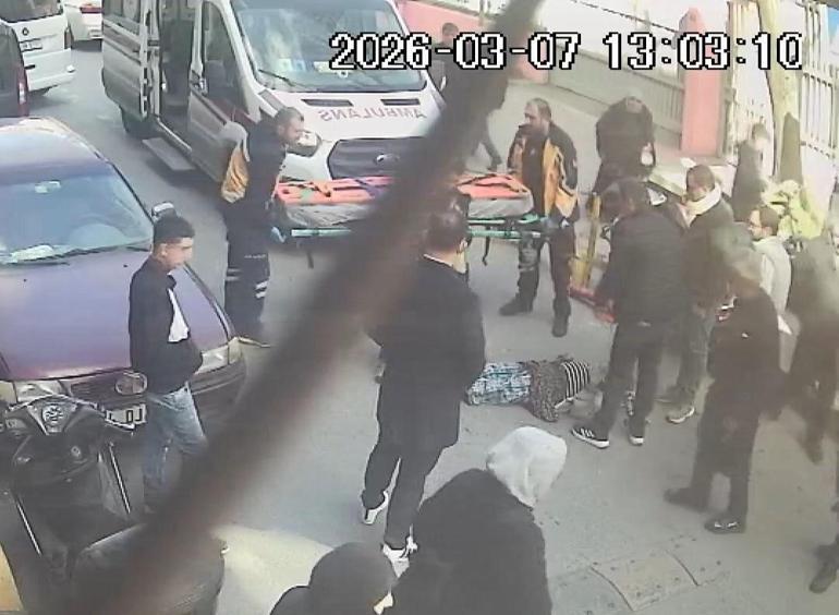 Fatihte yaya geçidindeki kadın sürücüsü geri manevra yapan minibüsün altında kaldı