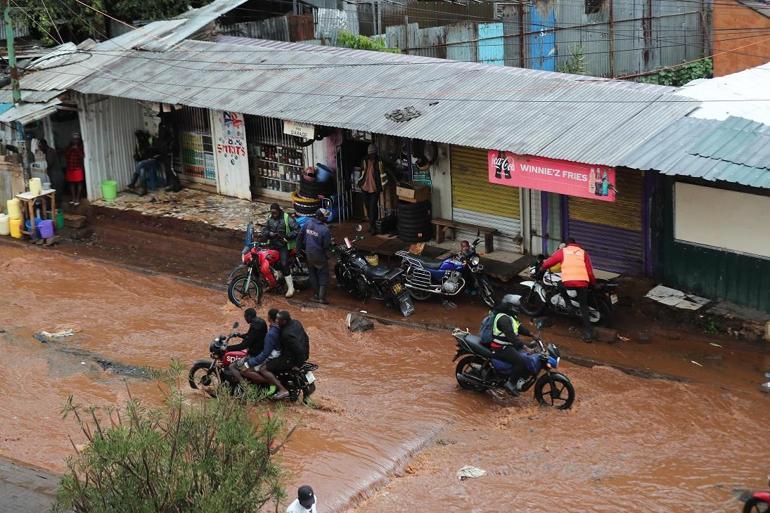 Kenyada sel: 23 ölü